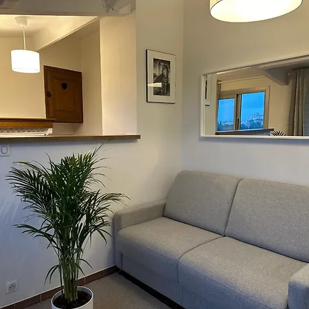 Casa vacanze Charmante Petite Maison Avec Vue Panoramique, En Centre Historique, Proche D'avignon, Ancienne, Rénovée, Climatisée, Terrasse, Parking Public Gratuit *