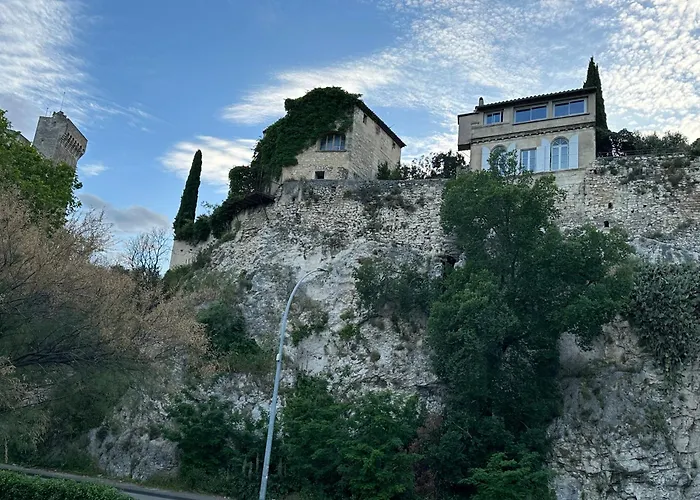 Prázdninový dům Charmante Petite Maison Avec Vue Panoramique, En Centre Historique, Proche D'avignon, Ancienne, Renovee, Climatisee, Terrasse, Parking Public Gratuit Villeneuve-lès-Avignon