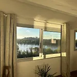 Charmante Petite Maison Avec Vue Panoramique, En Centre Historique, Proche D'avignon, Ancienne, Renovee, Climatisee, Terrasse, Parking Public Gratuit