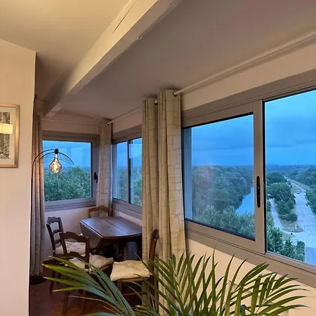 Charmante Petite Maison Avec Vue Panoramique, En Centre Historique, Proche D'avignon, Ancienne, Renovee, Climatisee, Terrasse, Parking Public Gratuit * Villeneuve-les-Avignon