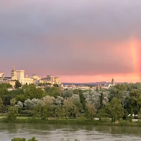 בית נופש Charmante Petite Maison Avec Vue Panoramique, En Centre Historique, Proche D'avignon, Ancienne, Renovee, Climatisee, Wi-fi, Terrasse, Parking Public Gratuit