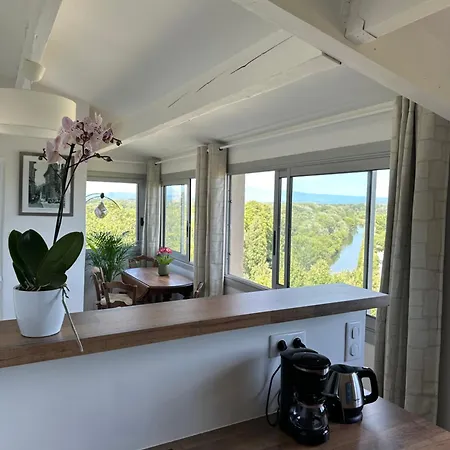 בית נופש Charmante Petite Maison Avec Vue Panoramique, En Centre Historique, Proche D'avignon, Ancienne, Renovee, Climatisee, Wi-fi, Terrasse, Parking Public Gratuit Villeneuve-lès-Avignon