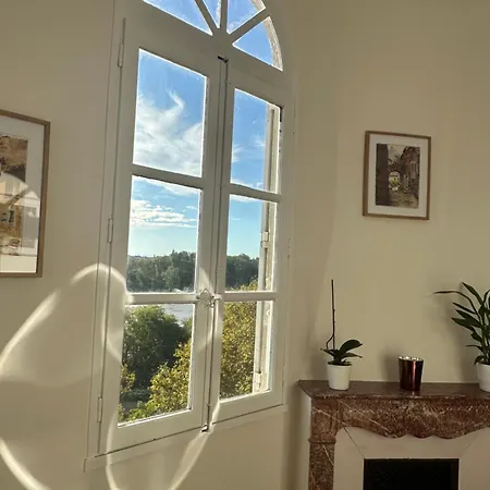 Charmante Petite Maison Avec Vue Panoramique, En Centre Historique, Proche D'avignon, Ancienne, Renovee, Climatisee, Wi-fi, Terrasse, Parking Public Gratuit * Villeneuve-lès-Avignon