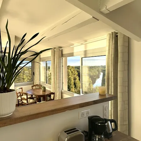 Charmante Petite Maison Avec Vue Panoramique, En Centre Historique, Proche D'avignon, Ancienne, Renovee, Climatisee, Wi-fi, Terrasse, Parking Public Gratuit בית נופש
