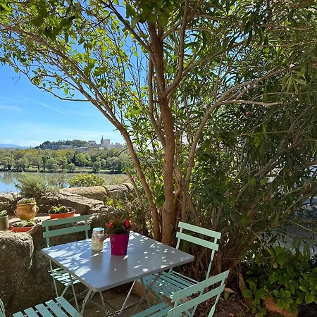 Vakantiehuis Charmante Petite Maison Avec Vue Panoramique, En Centre Historique, Proche D'avignon, Ancienne, Renovee, Climatisee, Terrasse, Parking Public Gratuit *