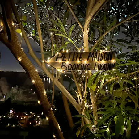 Vakantiehuis Charmante Petite Maison Avec Vue Panoramique, En Centre Historique, Proche D'avignon, Ancienne, Renovee, Climatisee, Terrasse, Parking Public Gratuit Villeneuve-lès-Avignon