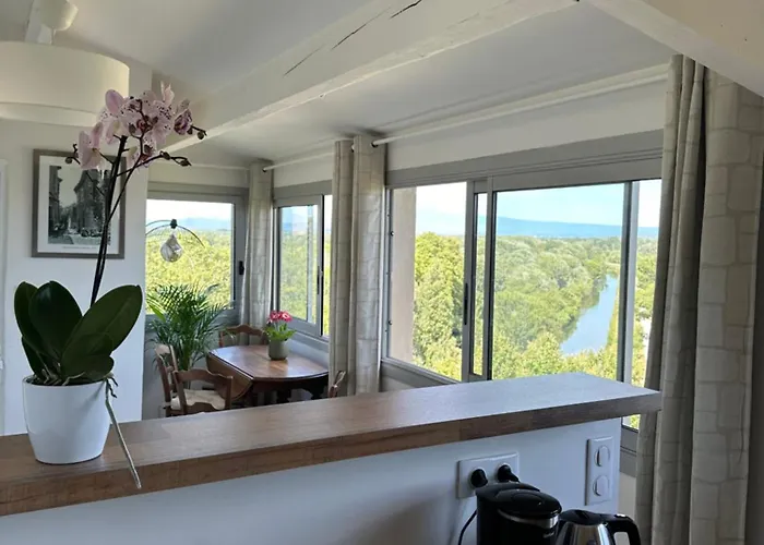 بيت للعطل Charmante Petite Maison Avec Vue Panoramique, En Centre Historique, Proche D'avignon, Ancienne, Renovee, Climatisee, Terrasse, Parking Public Gratuit فينوف ليز أفيجْنْ