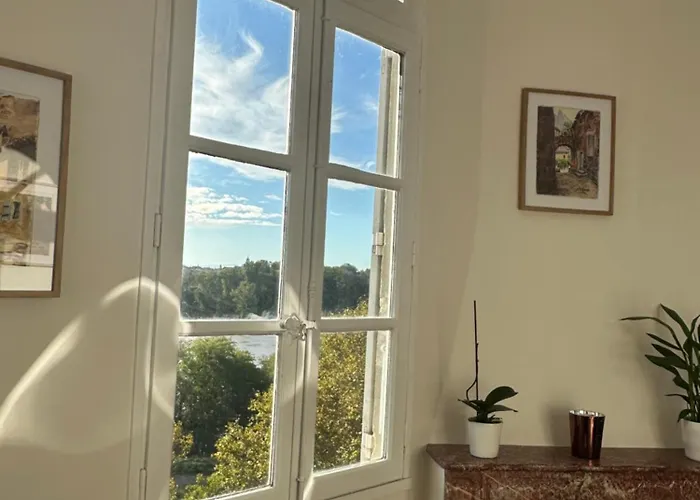 Charmante Petite Maison Avec Vue Panoramique, En Centre Historique, Proche D'avignon, Ancienne, Renovee, Climatisee, Terrasse, Parking Public Gratuit * فينوف ليز أفيجْنْ