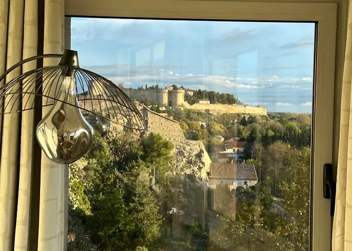 بيت للعطل Charmante Petite Maison Avec Vue Panoramique, En Centre Historique, Proche D'avignon, Ancienne, Renovee, Climatisee, Terrasse, Parking Public Gratuit فينوف ليز أفيجْنْ